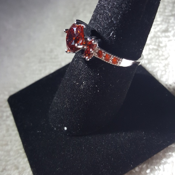 Ruby Red Solitaire Gemstone Fashion Ring SZ 8 NEW - Picture 2 of 2
